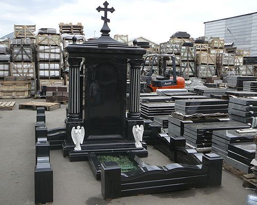 Вечная Память, Высеченная в Камне: Наш Путь в Создании Памятников и Надгробий на Заказ в Москве