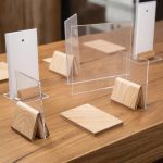 Магия стола: Как тейбл тенты, менюхолдеры и резервы превращают трапезу в праздник